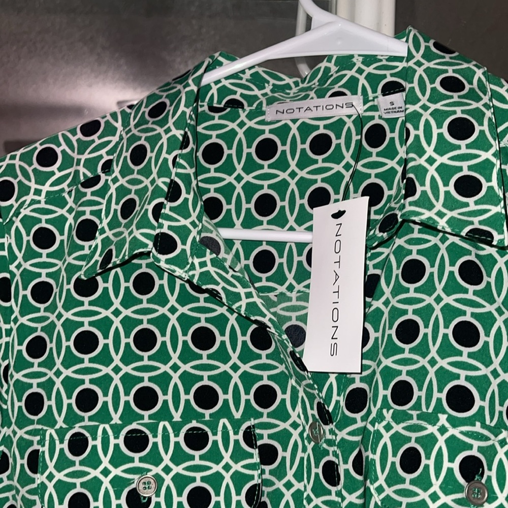 Stylish Green Geometric Print Blouse - Picture 2 of 2